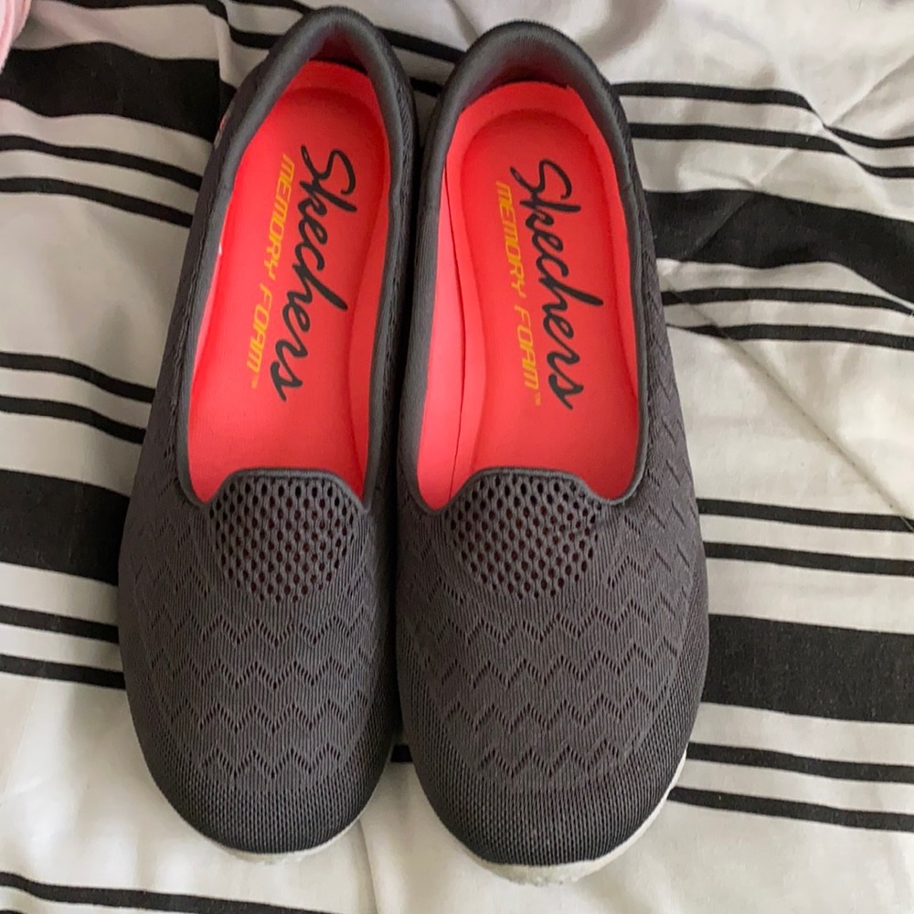 Sketchers shoes